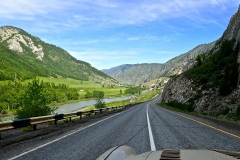 Superb-road-through-the-Altai-Mountains-E-Russia_
