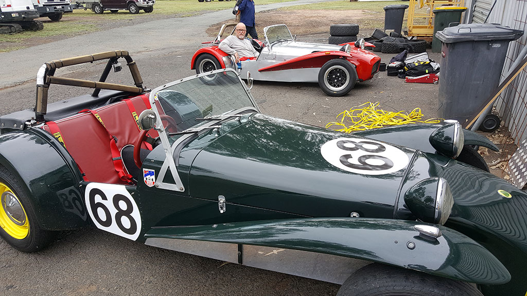 A pair of Sevens, The Green Machine and the Red Machine