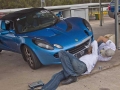 Geoff-helping-Dan-do-some-repairs-